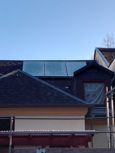 Attraktives MFH mit 7 WE topsaniert am Park der Generationen in 08468 Reichenbach – Dach mit Solar - Detail