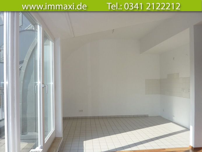 MAISONETTE IM DACHGESCHOSS + 2,5 RAUM VERMIETET + 2 TIEFGARAGENPLÄTZE – Küche (3)