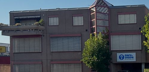 Büroetage OG mit Wohnung darüber 1,OG von Privat zu vermieten