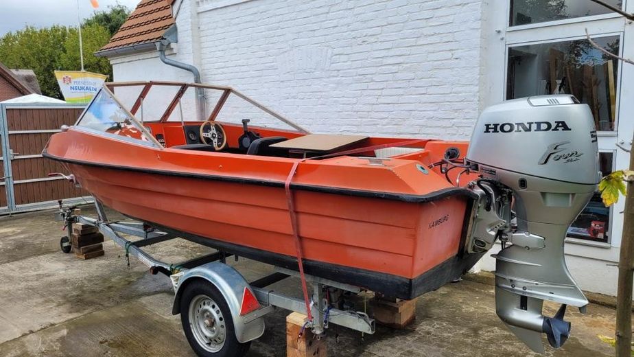 Angelboot mit Honda-50PS-Motor