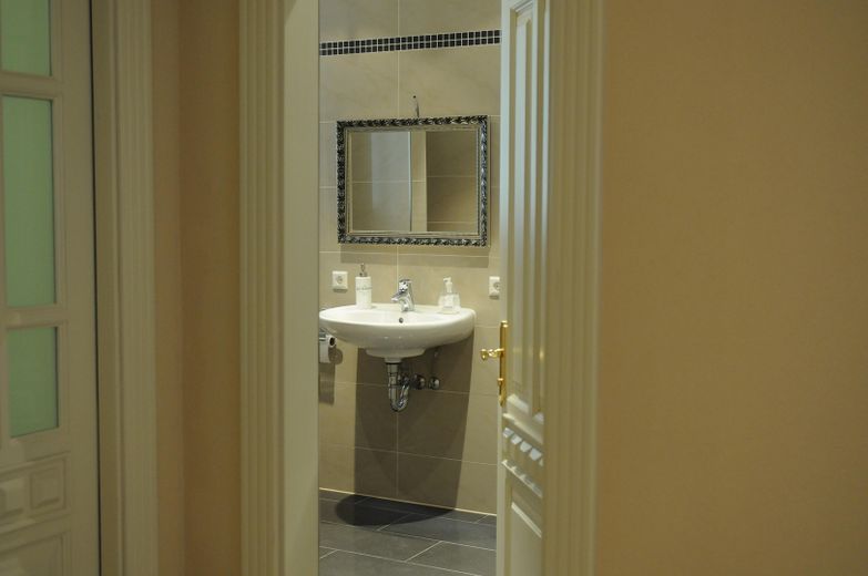 Exklusive Jugendstil-Wohnung – Bad-WC