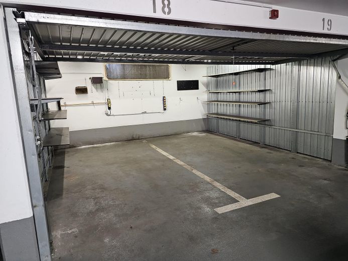 3 Zimmer Dachgeschosswohnung mit Sonnenterrasse und Balkon – Doppelgarage