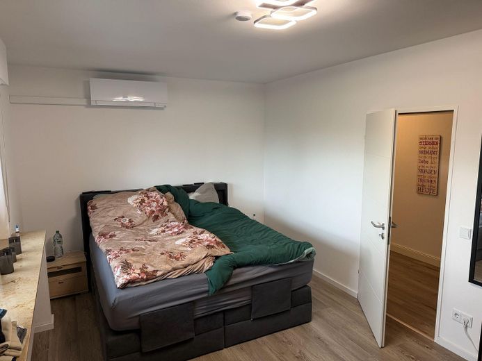 Wohnung mit 70m² Terrasse – Zimmer 2