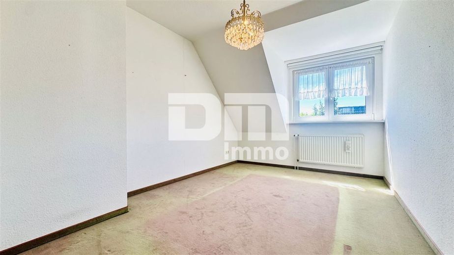 Charmantes Wohnglück - Ihr neues Zuhause mit Carport / Terrasse und großem Gartenbereich – OG / DG Kinderzimmer / Gäste / Büro