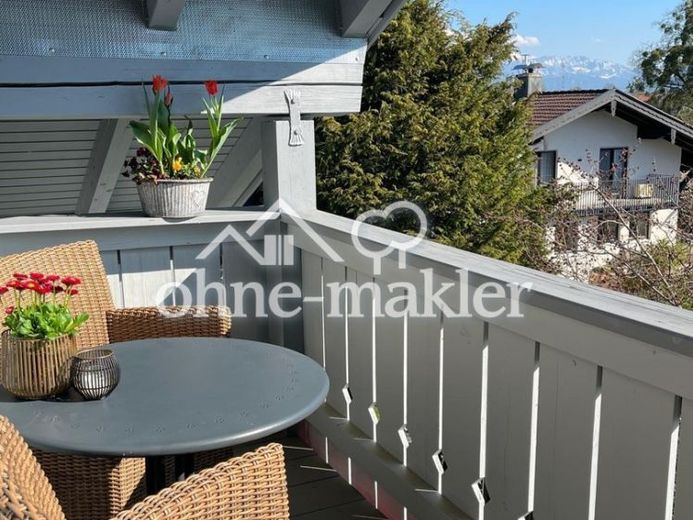 Attraktive Dachgeschosswohnung mit Bergblick – ruhig gelegen und dennoch zentral – Foto 1