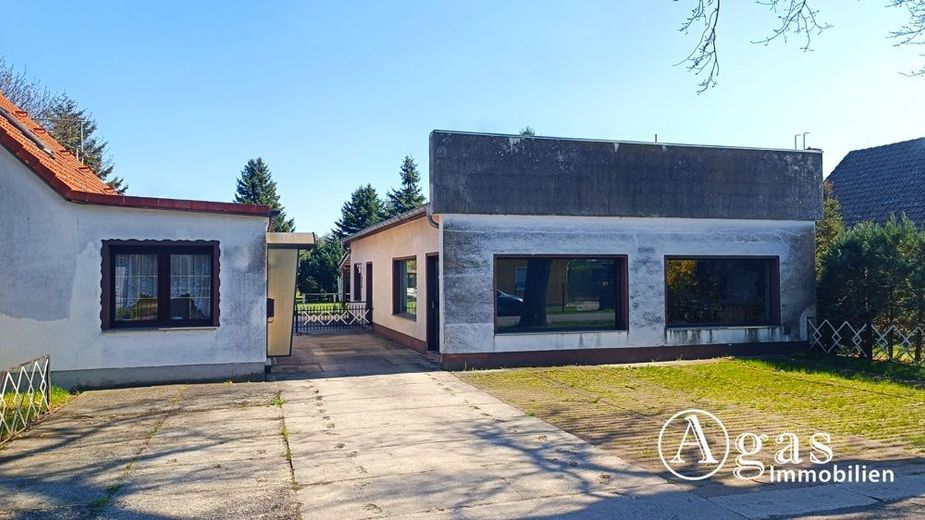 zwei vermietete Einfamilienhäuser mit Sonnen-Garten in Golßen / OT Gersdorf - mit Sanierungsbedarf – Hausansicht