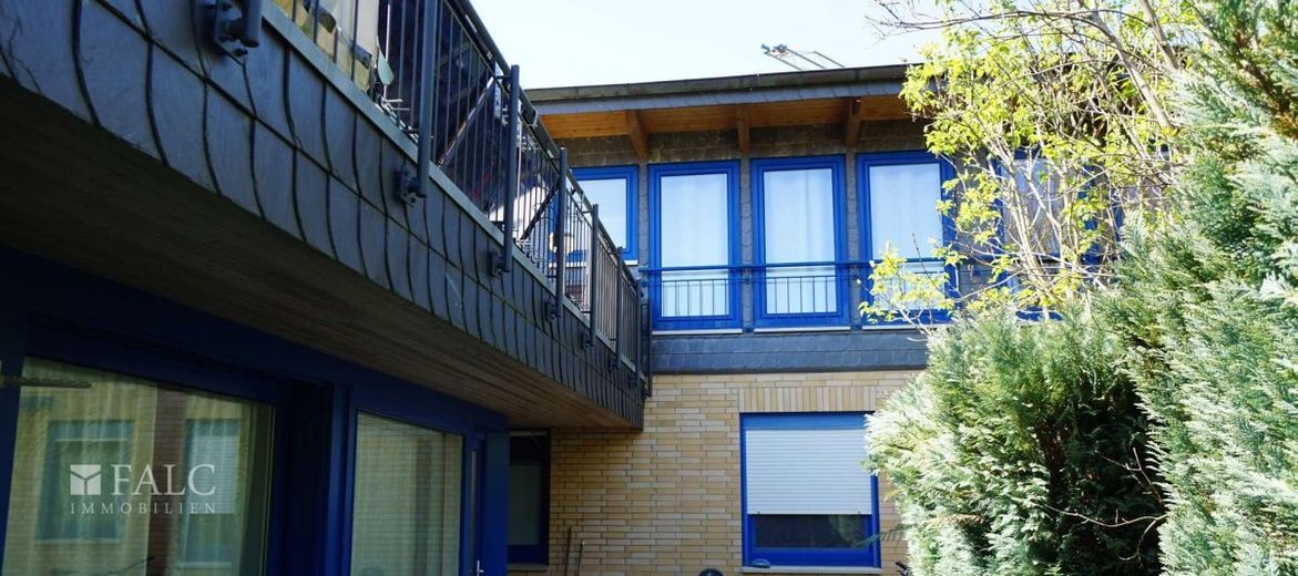 Ein Haus - 4 Wohnungen - ca. 555 m² Wfl. auf ca. 900 m² Grundstück von FALC-Immobilien Göttingen – Blick vom hinterem Bereich