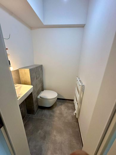 Großzügige 4,5-Zimmer-Wohnung mit ca. 135 m², Balkon, 2 Bädern, Aufzug und Garage in Düsseldorf-Bilk – Gäste-WC