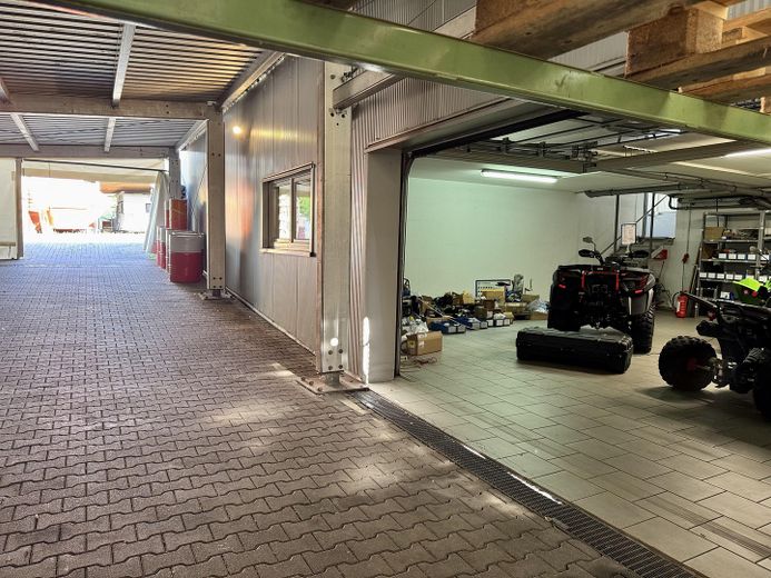 Werkstatt Ausstellung Lager mit exklusivem Betriebsleiter Wohnhaus – Tiefgarage mit Abfahrt Werkst.
