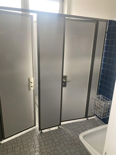Helle, großzügige Büro-/Praxisfläche in zentraler Lage von Bingen am Rhein – WC Damen