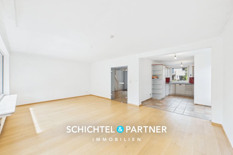 Lehe | Ruhig gelegenes Reihenendhaus mit Südterrasse und Privatsphäre – Wohnzimmer