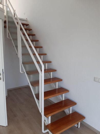 Stilvolle Maisonette mit Flair – direkt am Schloss Broich – Treppe