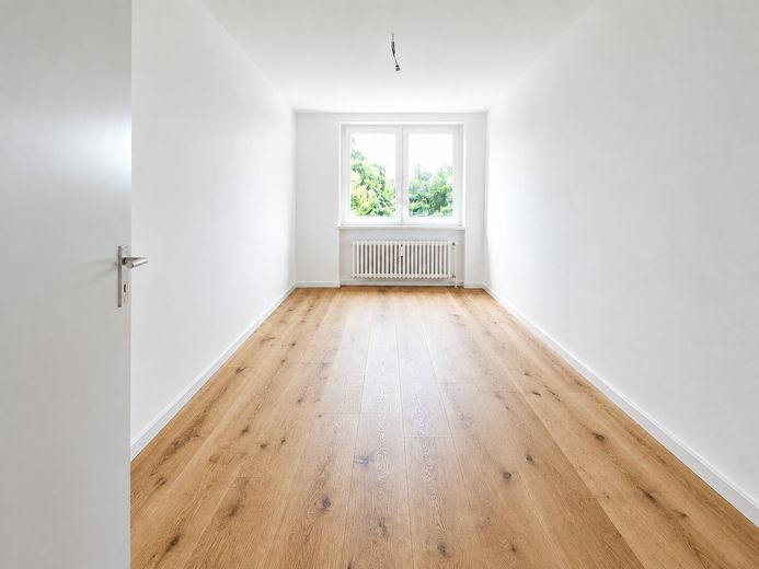 Hochwertig saniert & provisionsfrei: 3-Zimmer-Wohnung mit Südterrasse in München-Solln – Kinderzimmer / Homeoffice