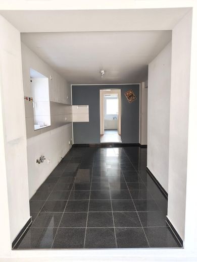 Küche Blickrichtung Badezimmer