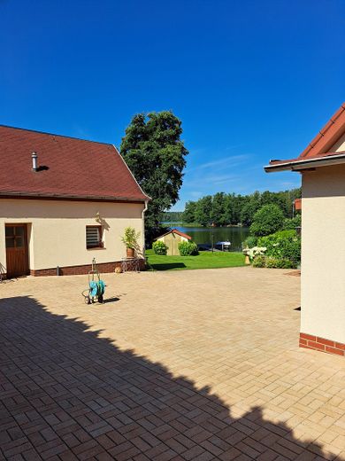Groß Köris’te su kenarlı taşınmaz, İskele ve misafir evi bulunan seçkin göl mülkü- komisyonsuz – Gästehaus und Seeblick