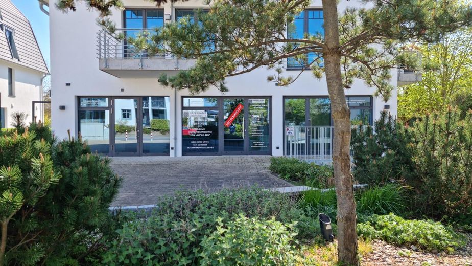 Büro- & Praxisflächen in Niendorf/Timmendorfer Strand mieten | 14-125 m² Gewerbefläche nahe Ostsee – Frontansicht