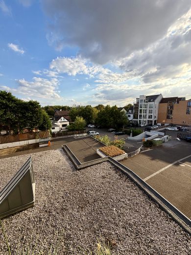 Gut geschnittene 2-Zimmer-Wohnung mit Balkon & Einbauküche in zentraler Lage von Pulheim – Ausblick Balkon