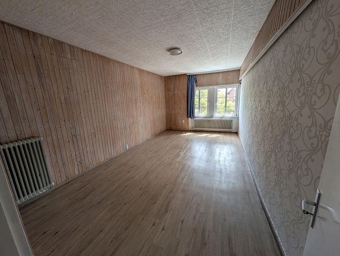 Großes Stadt-Haus im Zentrum von Bad Münder Hausverkauf – Großes Zimmer
