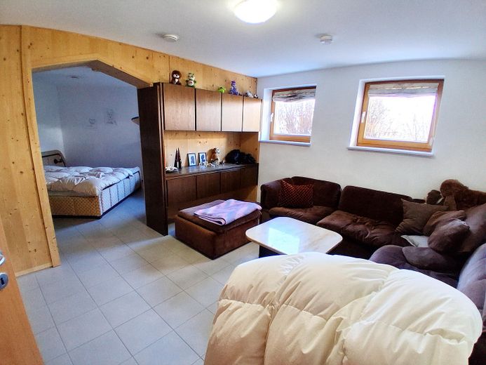 Das besondere Haus, mit sehr großem Grundstück, in einer Region wo andere Urlaub machen – UG Gäste Wohnzimmer