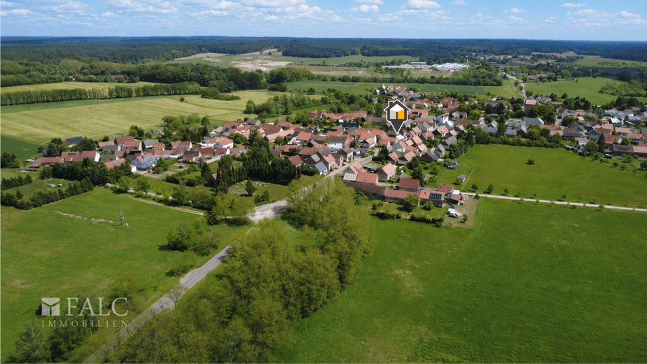 Historisches Hofensemble mit Wohnhaus, Scheune, Garten und Entwicklungspotenzial – Weitblick über die Ortslage und die naturnahe Umgebung