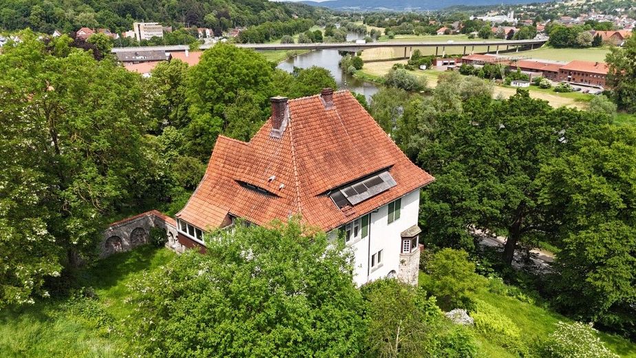Denkmalgeschützte Fabrikantenvilla an der Weser - Parkgrundstück mit drei zusätzlichen Bauplätzen – Außenansicht Umland