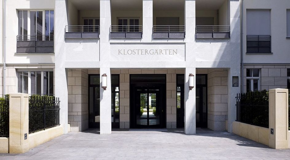 Klostergärten Münster | Concierge | Spa | Fitness | 123 m² | 3 Balkone | TG | Luxuswohnung – Haupteingang