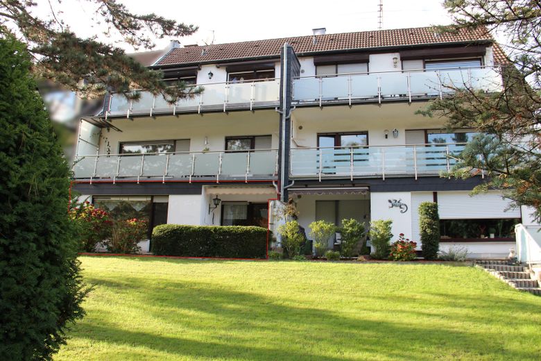 Rückansicht mit Terrasse