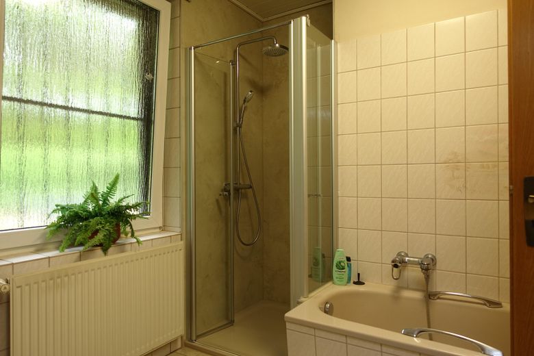 Dusche mit niedriger Kante
