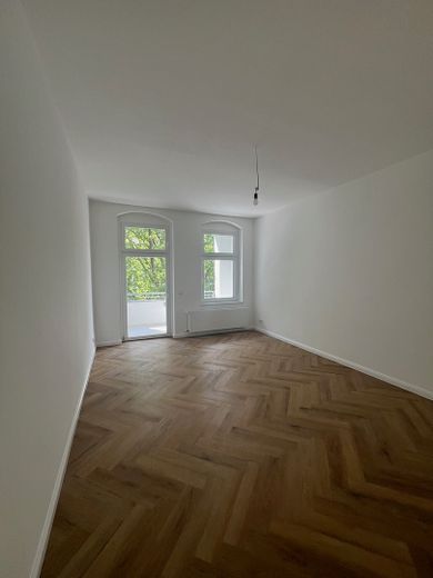 Appartamento di 4 locali appena ristrutturato con due balconi e un ampio soggiorno open space – Foto 7