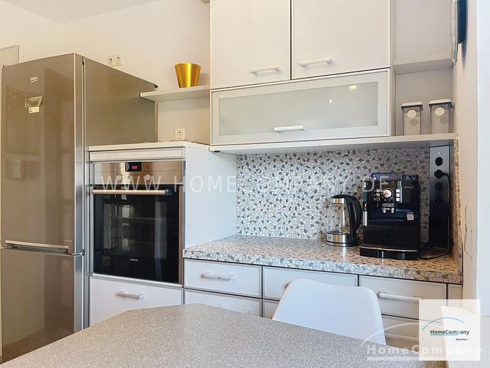 Appartement de 3 pièces lumineux et agréablement meublé avec terrasse sur le toit – 67ffb73a919a1e5f03bc59ad1039328d12530921.jpg