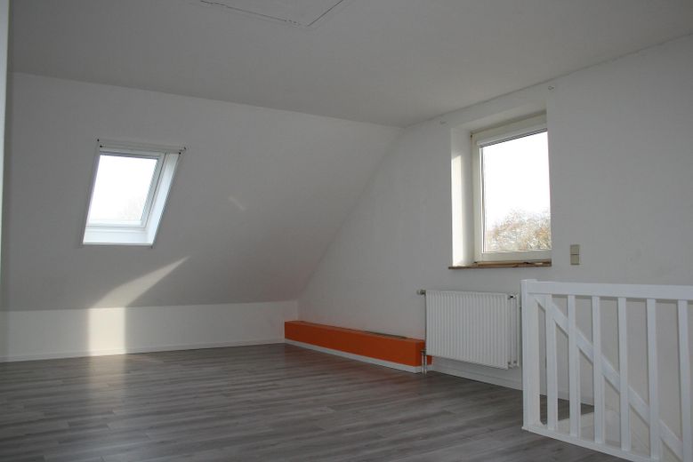 Highlight: 3-Zi.-Maisonette auf zwei Ebenen, sonniger Süd/West-Balkon, Endetage – Foto 21
