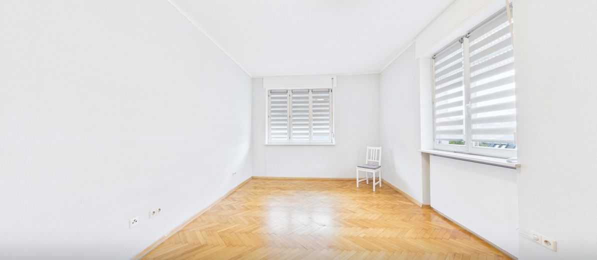 Fantástico apartamento de 3,5 habitaciones con balcón en Stuttgart-West, en una ubicación a media altura – Zimmer 2