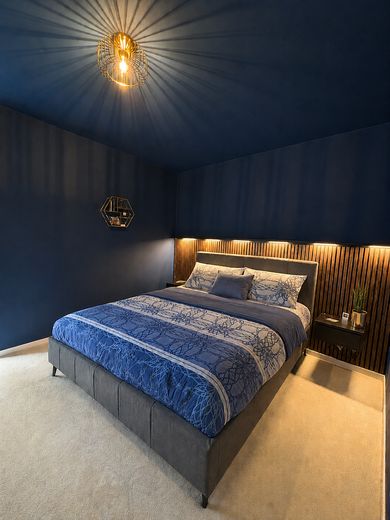 Bungalow de 4 habitaciones: el estilo de vida mediterráneo se combina con un confort residencial atemporal – Schlafzimmer im Art Déco-Stil