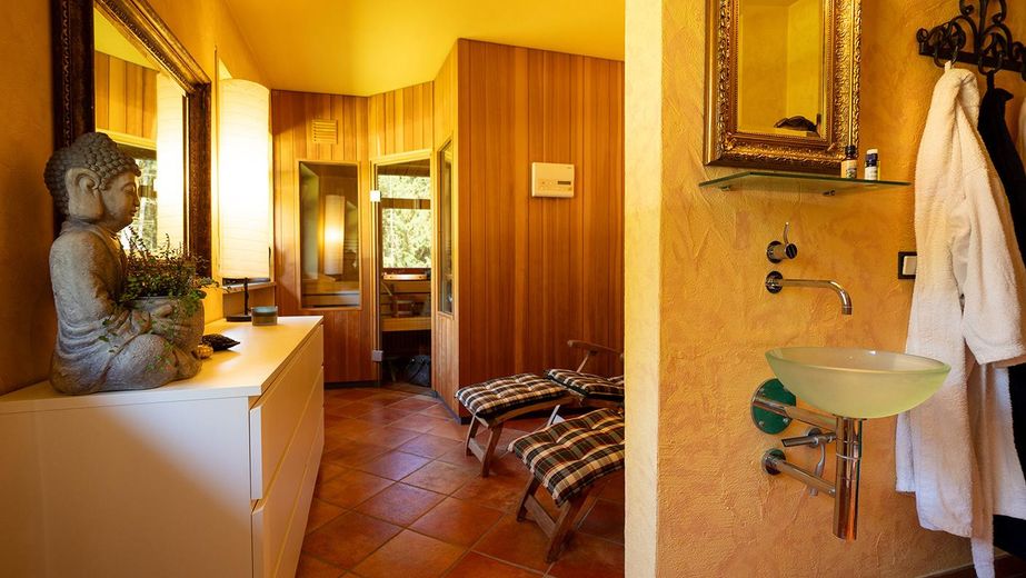 ALLES außer GEWÖHNLICH! Provisionsfreier Bungalow mit AUSBAUPOTENTIAL – Sauna-Bereich