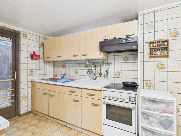 5 Zimmern auf großem Erbpachtgrundstück - ideal für Familien! – Küche
