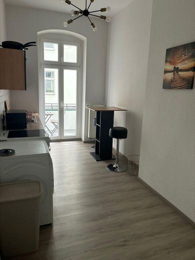 Frisch renovierte 2-Zimmer-Wohnung mit Balkon im Neuköllner-Kiez – Küche