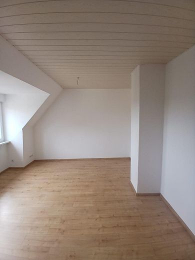 2-Zimmer Wohlfühloase mit Stellplatz im Grünen – Wohnzimmer