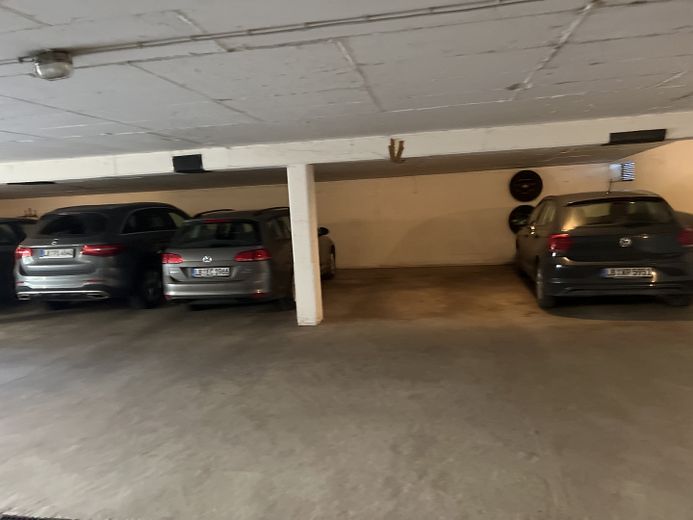2,5 Zi-Wohnung Hochparterre mit Nord und Süd Balkon in ruhiger Lage, Tiefgarage, geringe Nebenkosten – eigener Tiefgaragenstellplatz