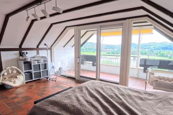 Sehr gepflegtes Reihenmittelhaus in Vlotho-Uffeln. Mega Ausblick, Top Lage.