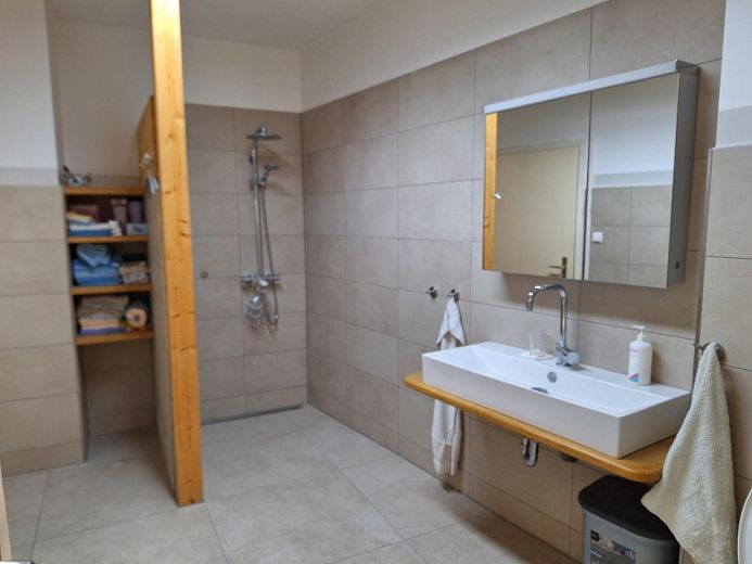 Casa residenziale con capannoni di stoccaggio senza commissioni – Foto 11
