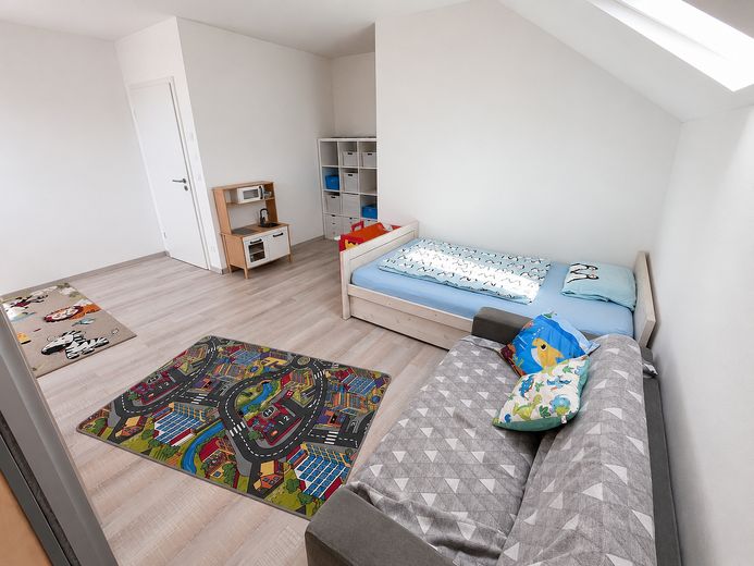 PROVISIONSFREI: Helle 4-Zimmer-Eigentumswohnung mit großer Terrasse in Herzogenaurach-Niederndorf – Ansicht Kinderzimmer1 - 1