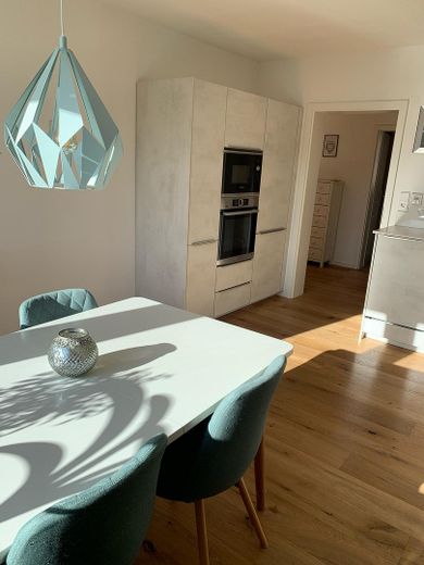 Furnished, stylish 3-room apartment near the Isar (limited until 2028) – Küche