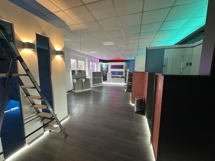Commercial space in Kray with up to 7 parking spaces, window frontage, office, storage – Foto 6