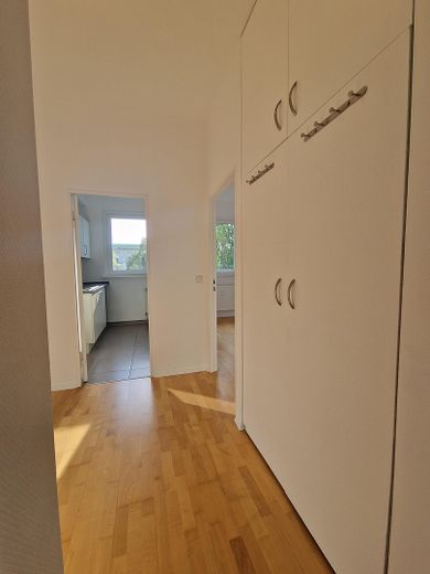 Sehr helle 2-Zi.-Whg., saniert, mit EBK, 4.OG mit Aufzug, Kudamm-Nähe – Gang, Küche