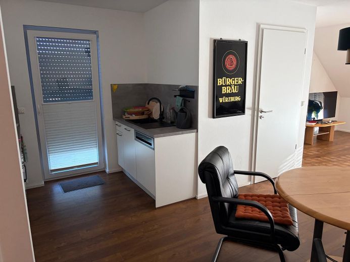 Appartement moderne de 3 pièces avec grande terrasse sur le toit – Photo 8