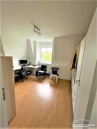 24697 Möbliert/Furnished 3-Zimmer Wohnung mit Loggia in Dresden-Striesen max. 2 Personen – 3dce17dc26f9d111873ac5434dc5e581bb6fb287.jpg