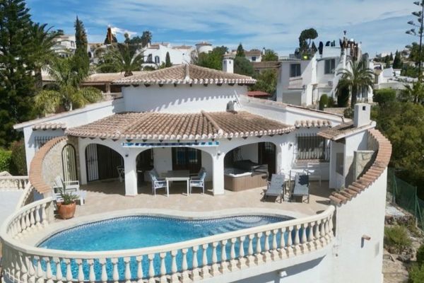 Ebenerdige, top ausgestattete Villa mit 3 Schlafzimmern, Wintersonne und Privatsphäre