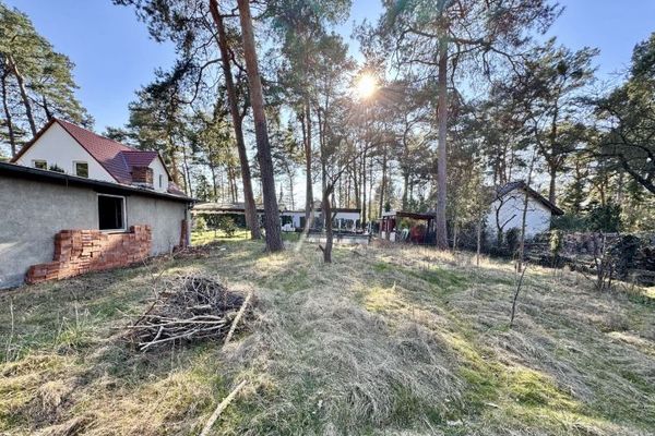 İkinci sırada, Küçük Müggelsee'ye yürüme mesafesinde yapı arsası
