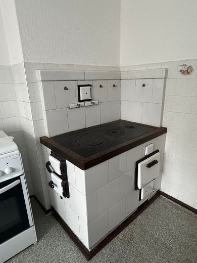 Gr. Einfamilienhaus in Wassernähe, Keller, Grün, 2 getrennte Wohnungen möglich. – Foto 14
