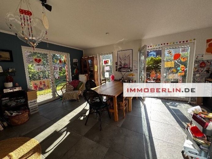 IMMOBERLIN.DE - Attraktives Haus mit Südwestgarten in familienfreundlicher Lage nahe Straussee – Foto 1